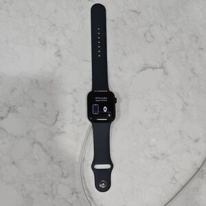 Apple Smartwatch SE - Midnight Black With Charger